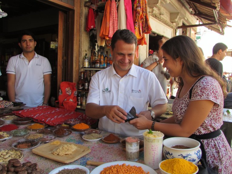 tourist targeting scams