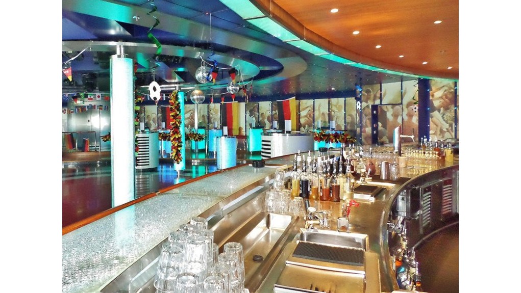 Vyras išgeria 33 kokteilius