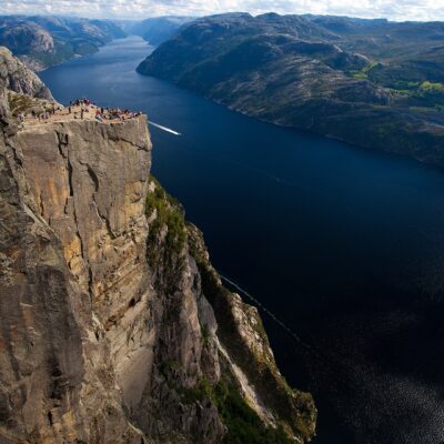 Nuotrauka: Svein Magne Tunli, CC BY-SA 4.0, <a href="https://commons.wikimedia.org/wiki/File:Preikestolen-lysefjord-tunl