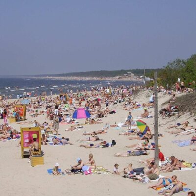 15 metų dukra su šeima vasaras leido mamos bute prie jūros. Šiemet mama jį išnuomojo turistams ir paaiškino kodėl
