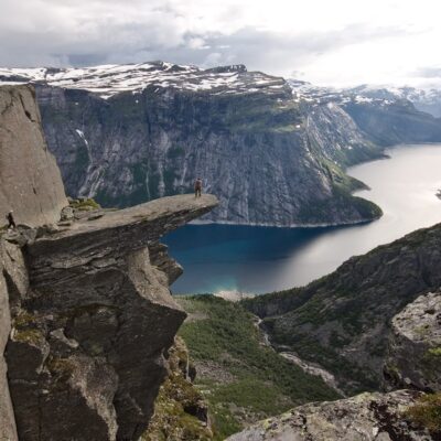 Trolltunga ir Preikestolen rudenį: kodėl tos pačios nuotraukos vietoje dabar dažniau baigiasi gelbėtojų iškvietimu